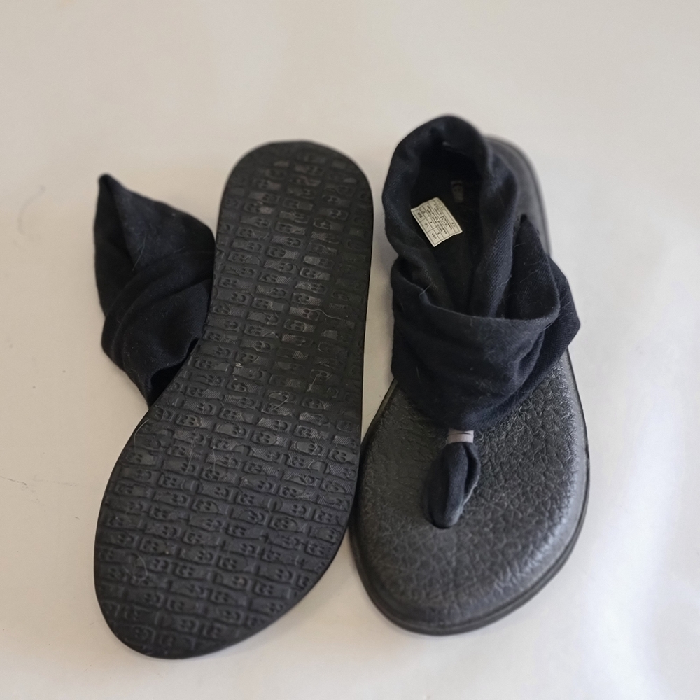 Ladies black Sanuk‎ yoga sandals size 6 shoes - Picture 2 of 4